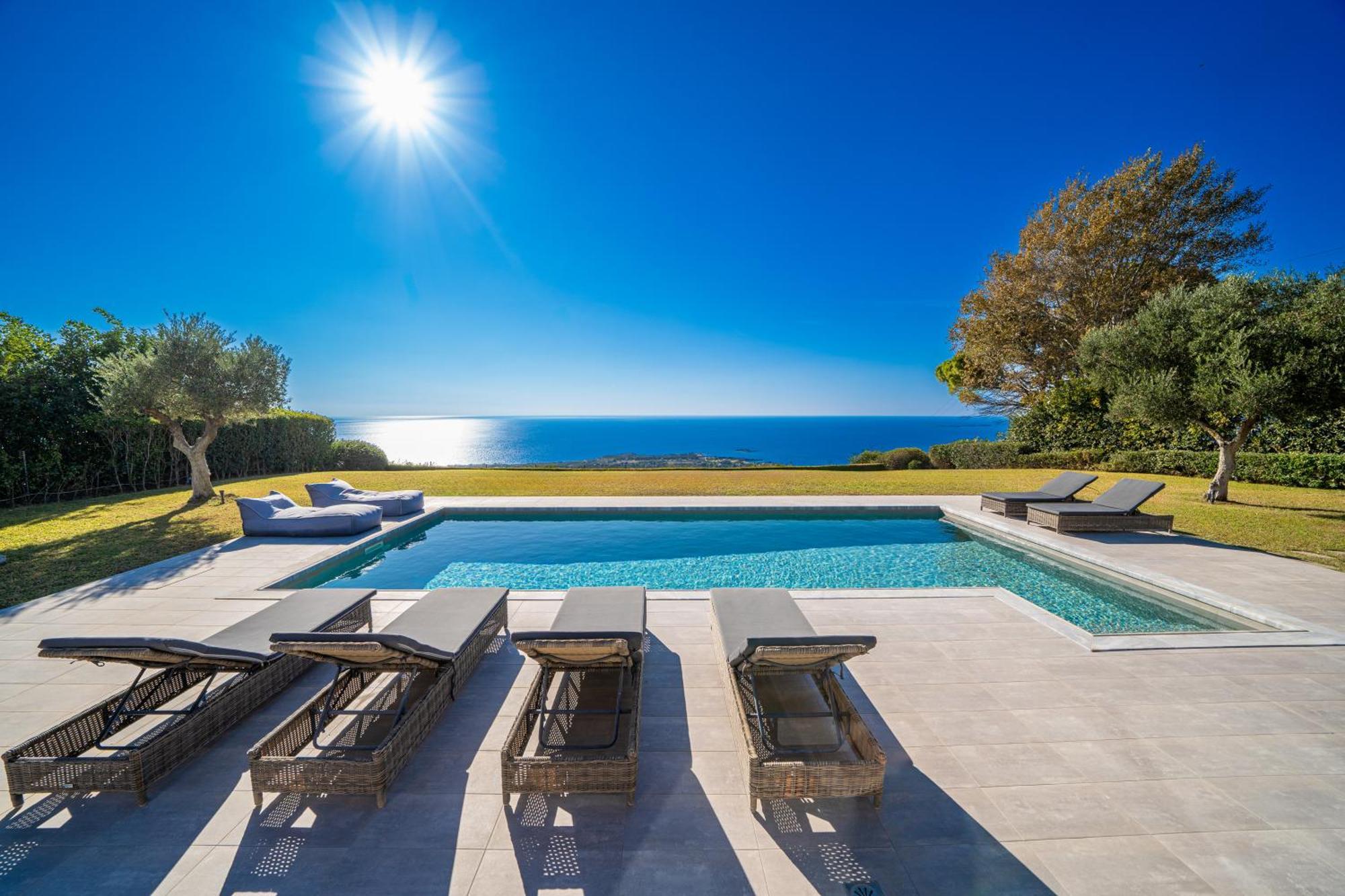 Villa Grande Azzurro In Lakíthra Exterior foto