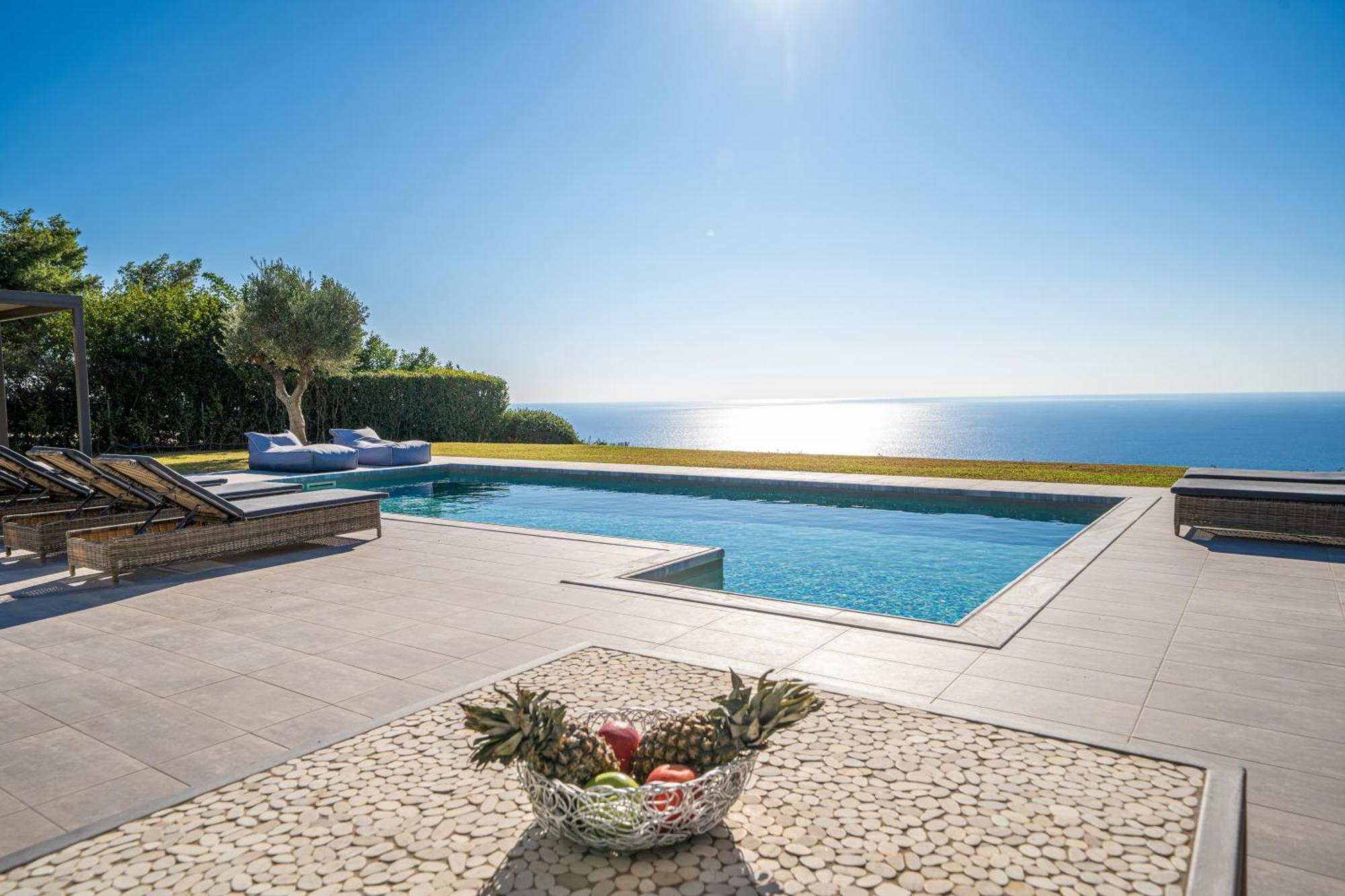 Villa Grande Azzurro In Lakíthra Exterior foto